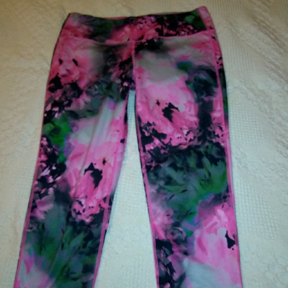 Athleta Crop Yoga pants